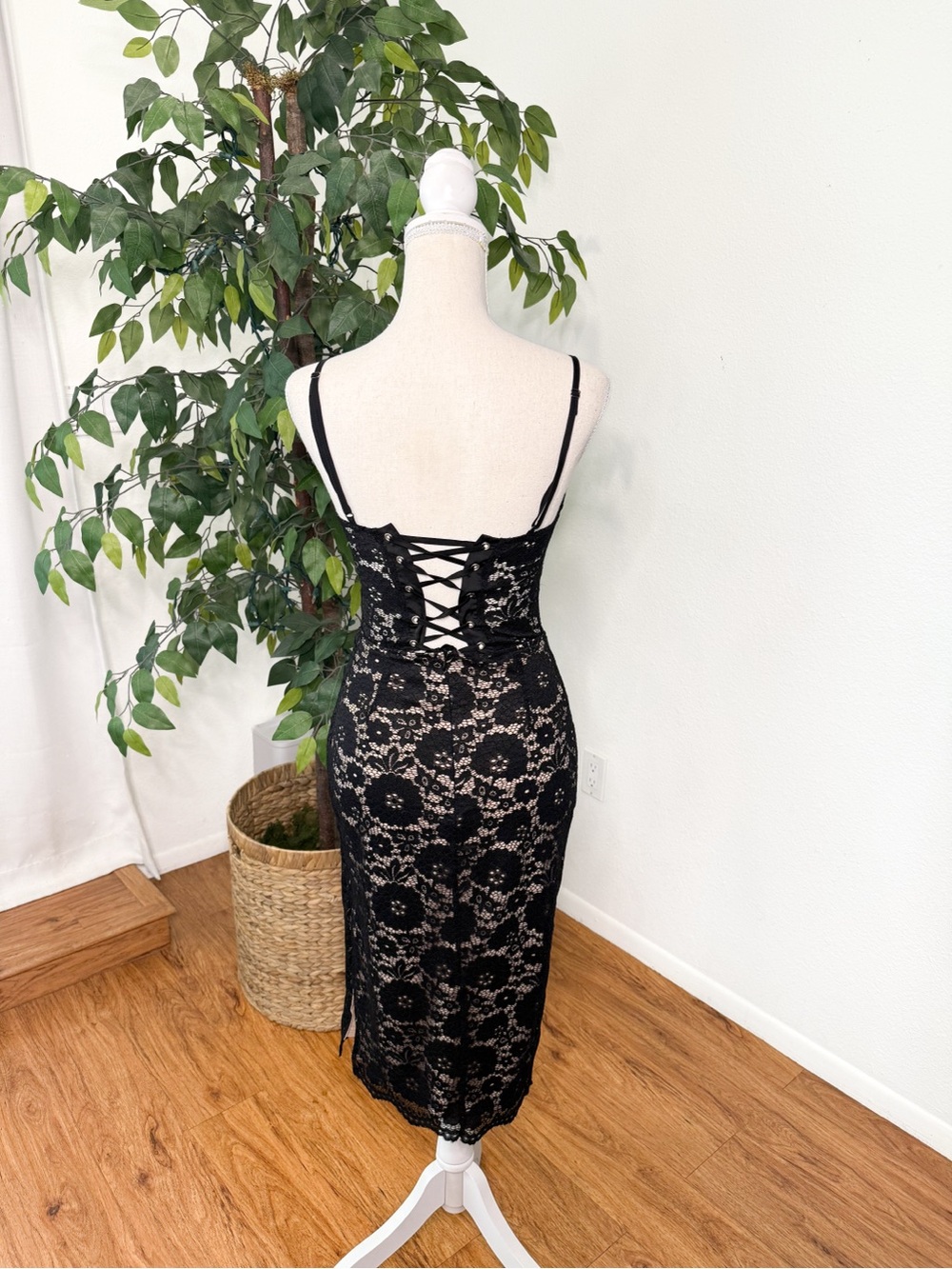 Black Floral Lace Midi Dress Size S Bodycon Cocktail Party Dress - Picture 4 of 7